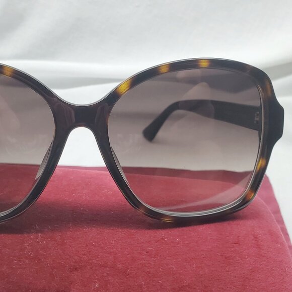 Gucci Womens Monochromatic 57MM Rectangular Sunglasses EUC Worn Once - Picture 3 of 13